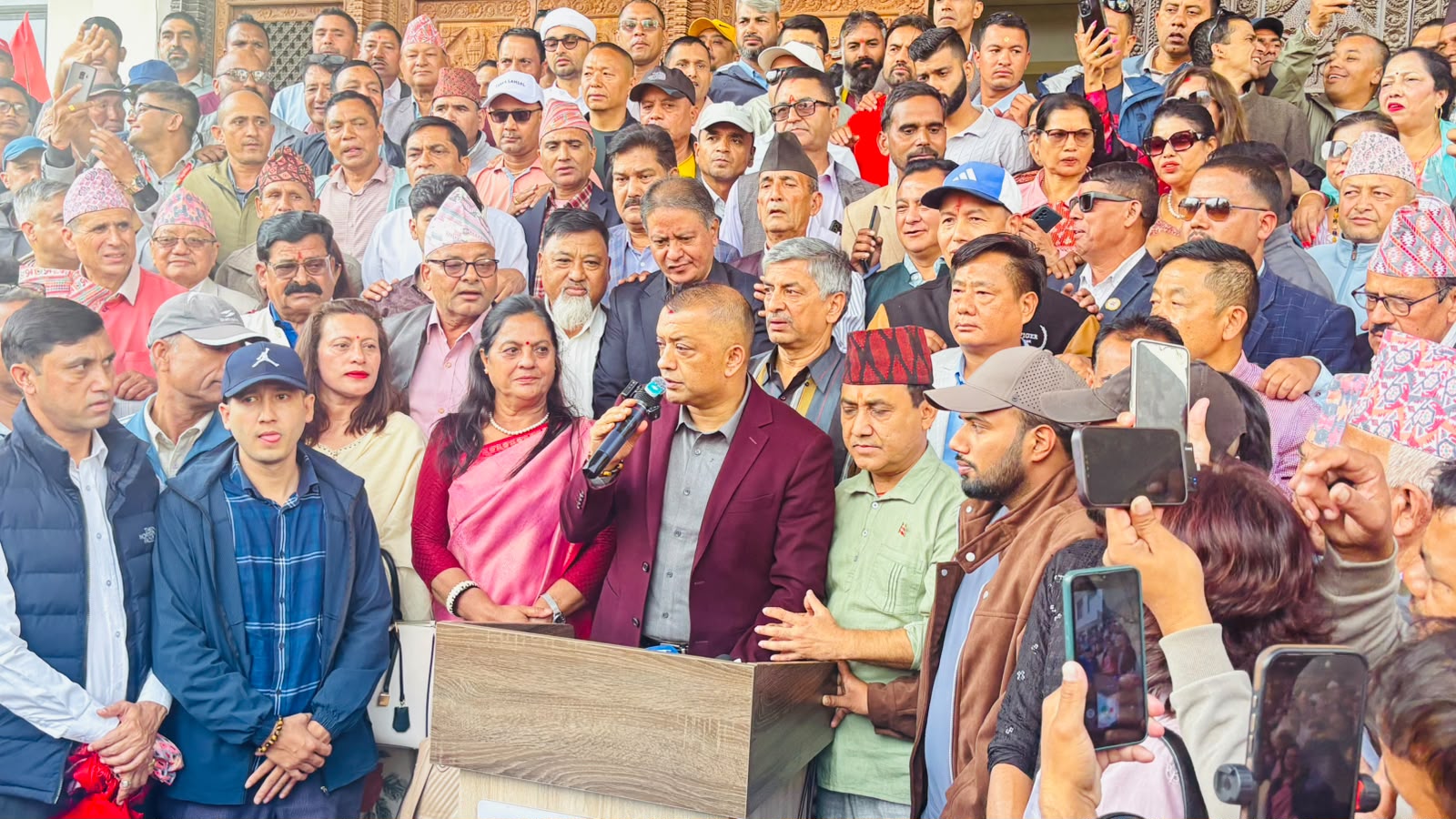 हामी इतिहासको व्याज खान आएका होइनौँ : गगन थापा